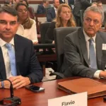 Flávio Bolsonaro discute tarifas no Brasil em audiência nos EUA