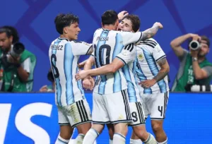 Messi comemora gol pela Argentina na Copa do Mundo