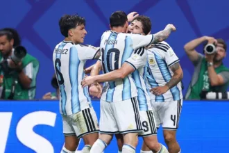 Messi comemora gol pela Argentina na Copa do Mundo