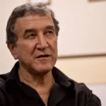 Carlos Alberto Parreira em recuperação após traqueostomia