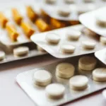 Variação de preços de medicamentos em farmácias de SP
