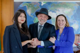 Lula apoia chapa em Goiás com Adriana Acorsi e Aava Santiago