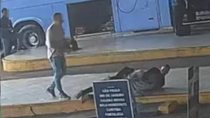 Captura de foragido em Goiânia por policiais disfarçados