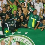Torcedores criticam lei do silêncio no Goiás