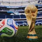 Troféu e bola da Copa do Mundo 2030