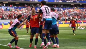 Falha de Courtois leva Espanha a vencer a Bélgica por 2 a 1