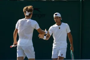 Guto Miguel na final de Wimbledon juvenil em duplas