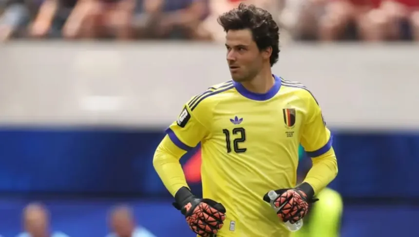 Quem é Lammens, goleiro reserva da Bélgica que falhou em gol da Espanha 1 Senne Lammens goleiro reserva da Bélgica em ação