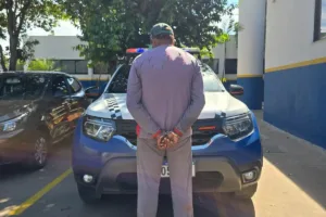 Homem preso por desvio de benefícios de filha e enteado autista