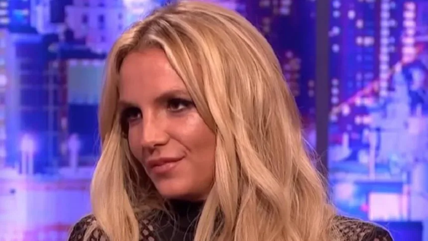 Britney Spears desabafa sobre tutela e acusa mãe