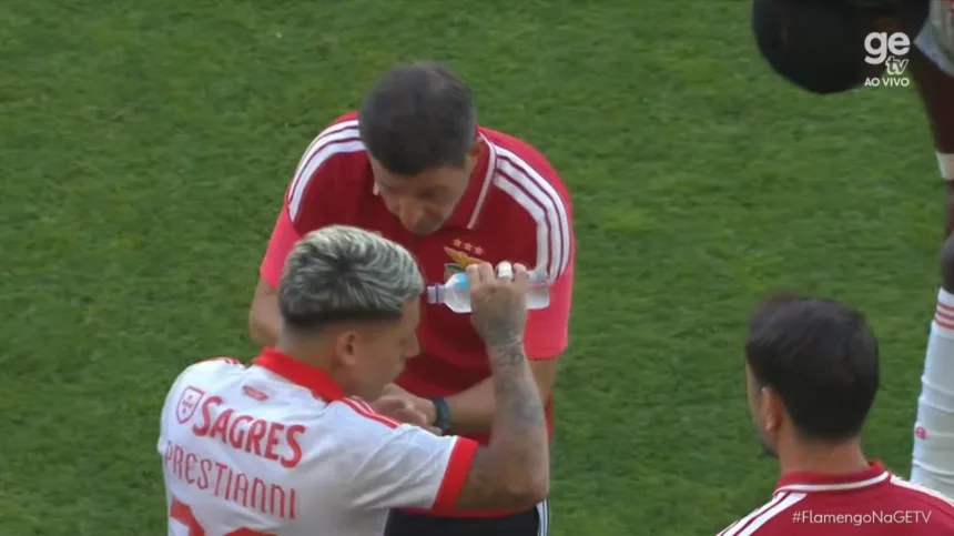 Mídia portuguesa repercute briga em Benfica x Flamengo: "Prestianni passou a ser o alvo" - ge 1 Confusão entre Benfica e Flamengo com Prestianni como alvo