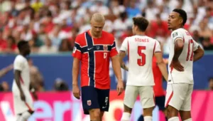 Técnico da Noruega substitui Haaland em jogo decisivo