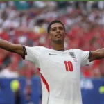 Goleiro da Noruega em jogo contra Inglaterra