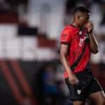 Atlético vence Fortaleza com gol de Klebert