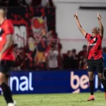 Atlético vence Fortaleza na estreia de Roger Silva
