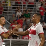 Empate Goiás CRB no Estádio Rei Pelé