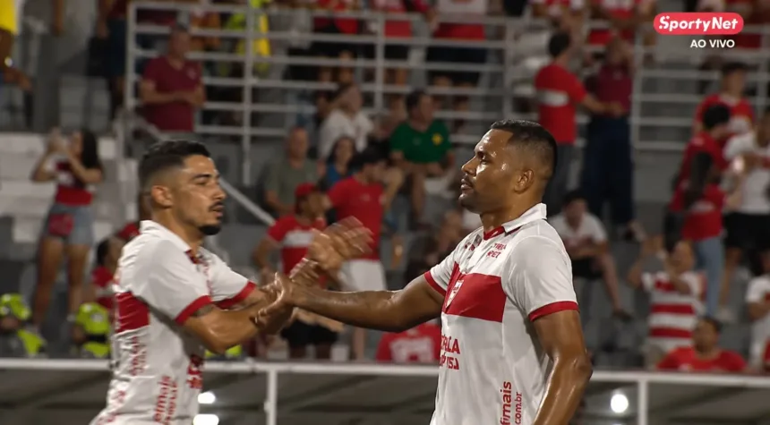 Empate Goiás CRB no Estádio Rei Pelé