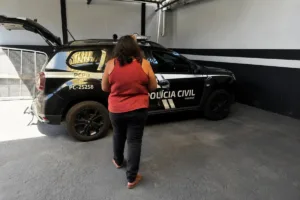 Plano de matar servidora revelado em mensagens