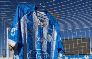 Camisa do Crac celebrando 95 anos de história