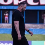 Roberto Fernandes deixa o Anápolis após quatro jogos