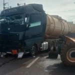 Acidente caminhão BR-060 interdição em Acreúna