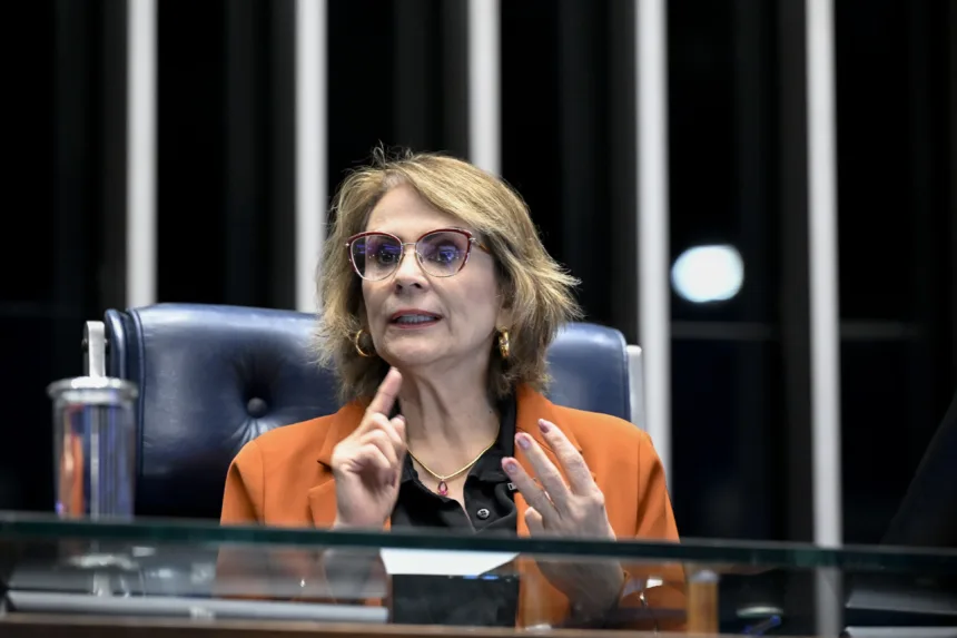 Damares sai em defesa de Michelle Bolsonaro e chama apoiadores que as atacam de ‘aloprados’ - G1 1 Damares Alves defende Michelle Bolsonaro contra ataques