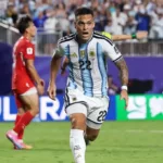 Falhas de arbitragem na Copa ironizadas pelo New York Times