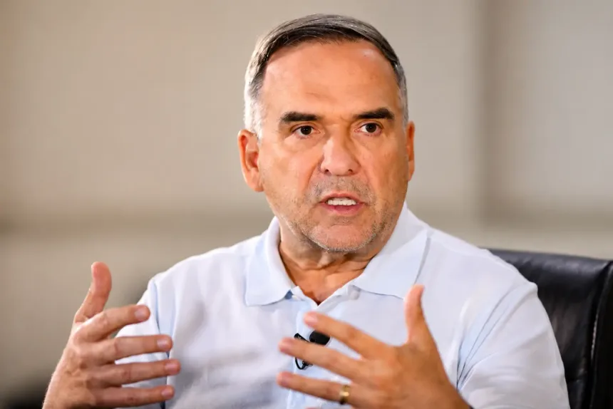 Mabel sanciona data-base de 4,26% para servidores de Goiânia e veta auxílio para temporários 1 Revisão salarial Goiânia sancionada por Mabel