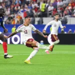 Pedro Porro marca gol pela Espanha contra a França