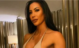 Michele Umezu no OnlyFans revelando pedidos inusitados