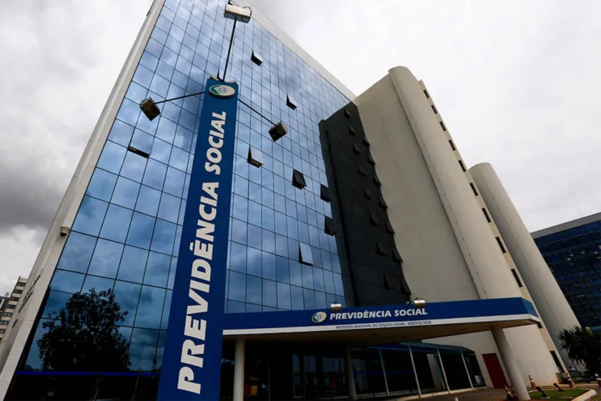 Mulher de investigado pagou cirurgia com desvios do INSS