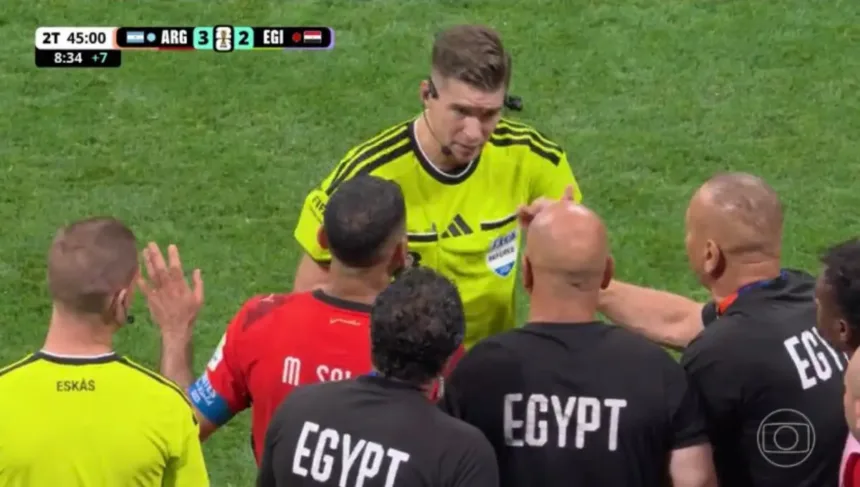 Fifa e críticas à arbitragem na Copa do Mundo