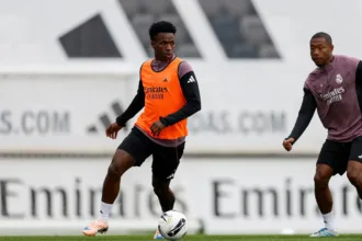 real-madrid-faz-proposta-final-para-renovar-com-vini-jr-e-admite-venda,-diz-jornal