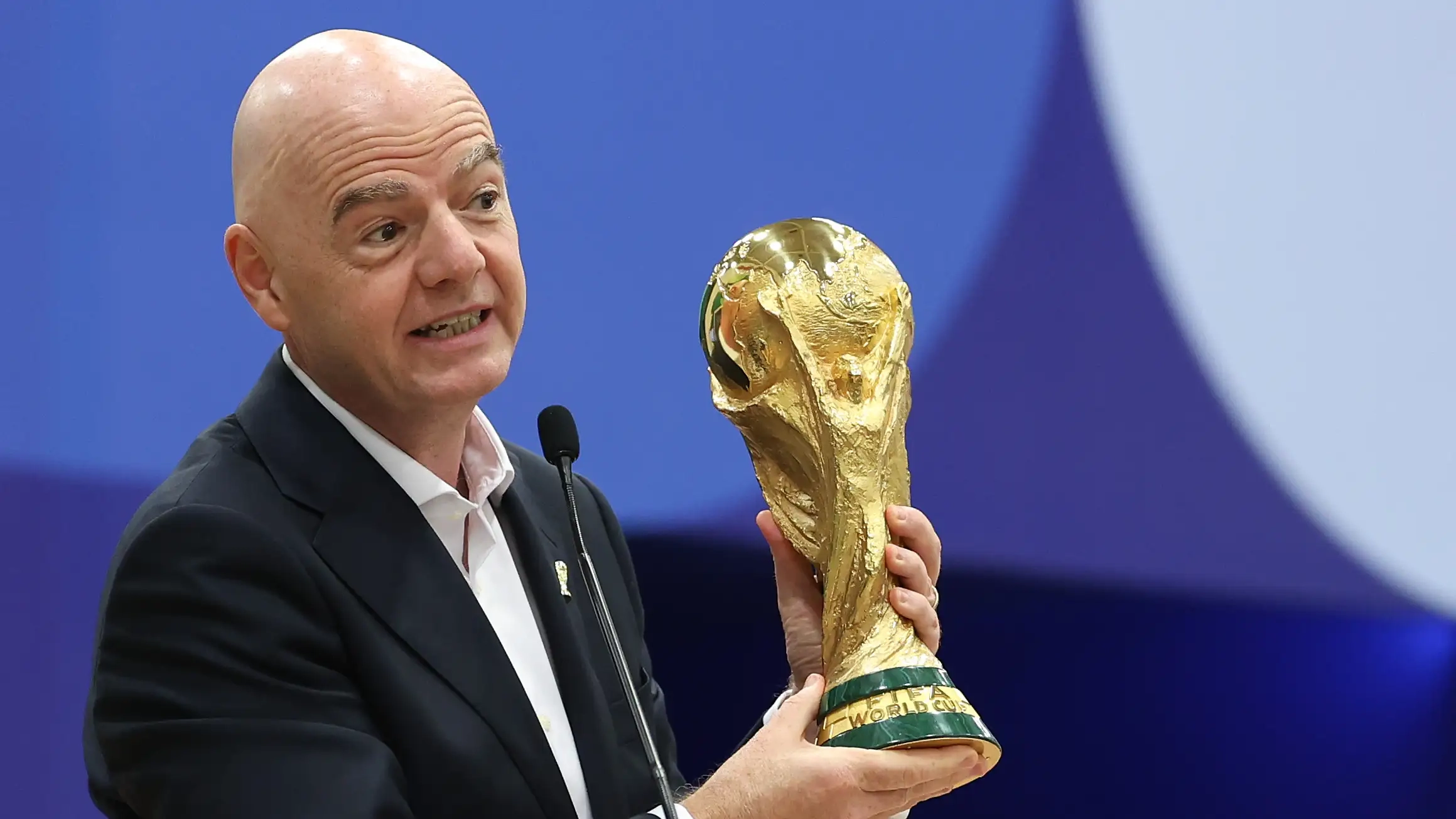Infantino recua e FIFA não vai vender mais ações da Copa do Mundo