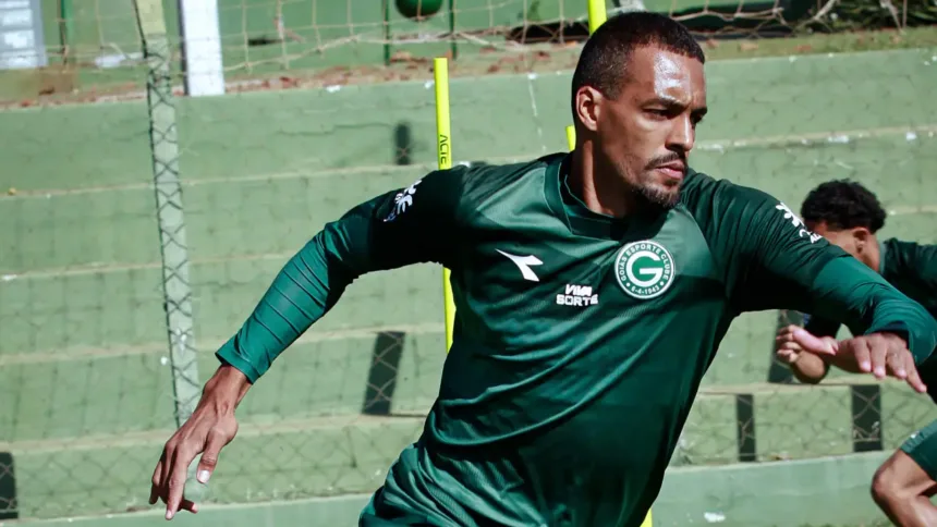 Retorno de jogadores Goiás em destaque na Série B