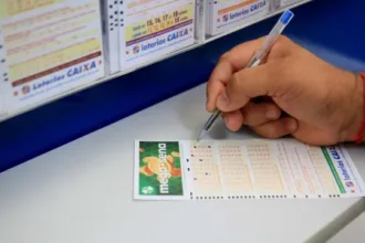 Mega-Sena acumulada com prêmio de R$ 100 milhões