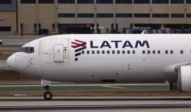 Arremetida de avião da Latam no Aeroporto do Galeão