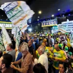 Convenção do PL em Goiás com bandeiras verde e amarelas