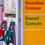 Veículo abastecendo com gasolina contendo etanol