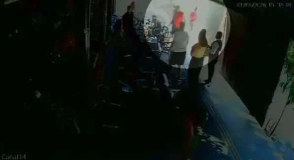 homem-e-ameacado-apos-elogiar-mulher-que-estava-acompanhada-em-bar-de-goiania;-video