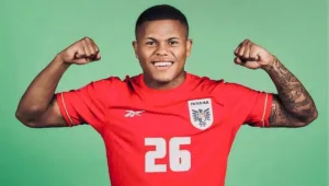 Kahiser Lenis, atacante panamenho do Atlético-GO