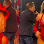 Bailarinas de Leonardo em figurino sexy durante show
