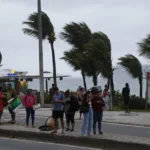 Vendaval no Rio com previsão de rajadas de até 76 km/h