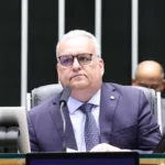 flavio-bolsonaro-anuncia-alfredo-gaspar-como-vice