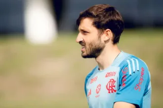 clube-espanhol-getafe-negocia-emprestimo-de-matias-vina,-lateral-do-flamengo-com-impasse-no-river-plate
