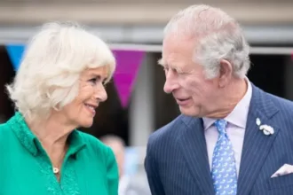 rei-charles-iii-mantem-quartos-separados-de-camilla-e-se-recusa-a-dividir-a-cama,-diz-fonte