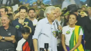Naiara Azevedo captura piraíba no Rio Araguaia