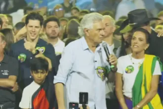 Naiara Azevedo captura piraíba no Rio Araguaia