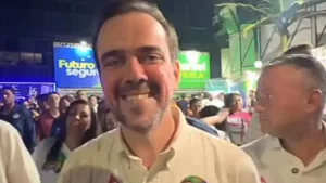 Gustavo Mendanha em convenção política como candidato a senador