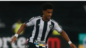 Lateral campeão da Série B contratado pelo Atlético